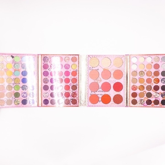 Ultramo - Quiero Estar A Tu Lado Palette - 105 Eyeshadow Colors - 9 Blushes - Picture 1 of 5